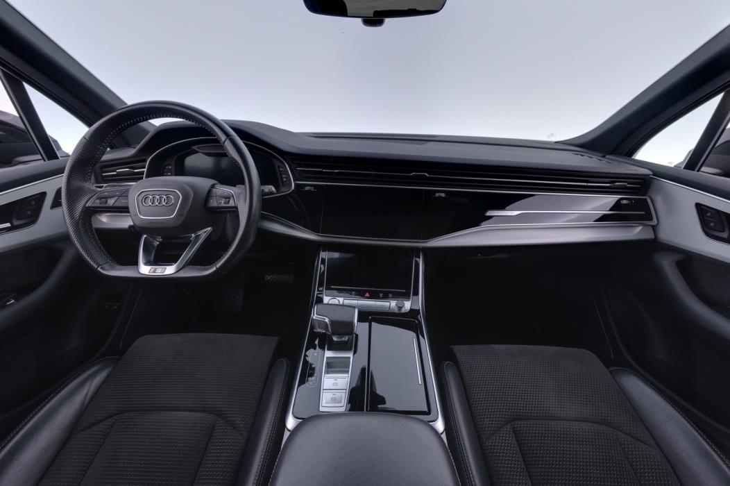 AUDI Q7 2020
