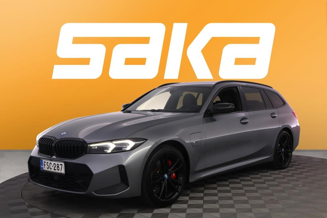 BMW 330 2023