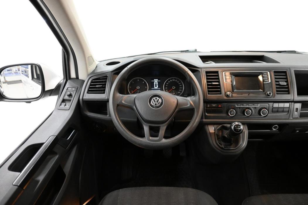 VOLKSWAGEN Caravelle 2016
