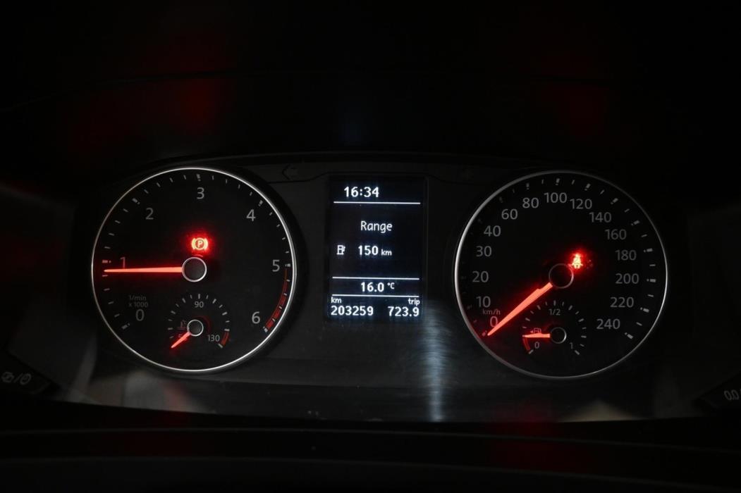 VOLKSWAGEN Caravelle 2016