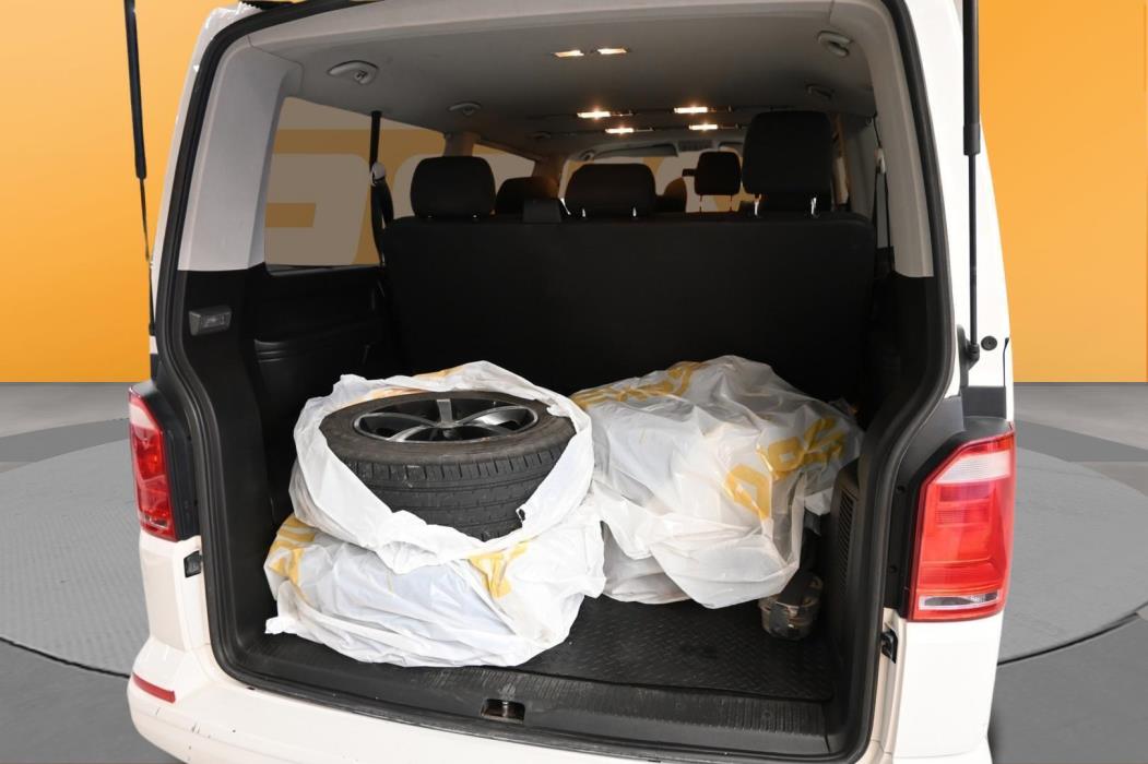 VOLKSWAGEN Caravelle 2016