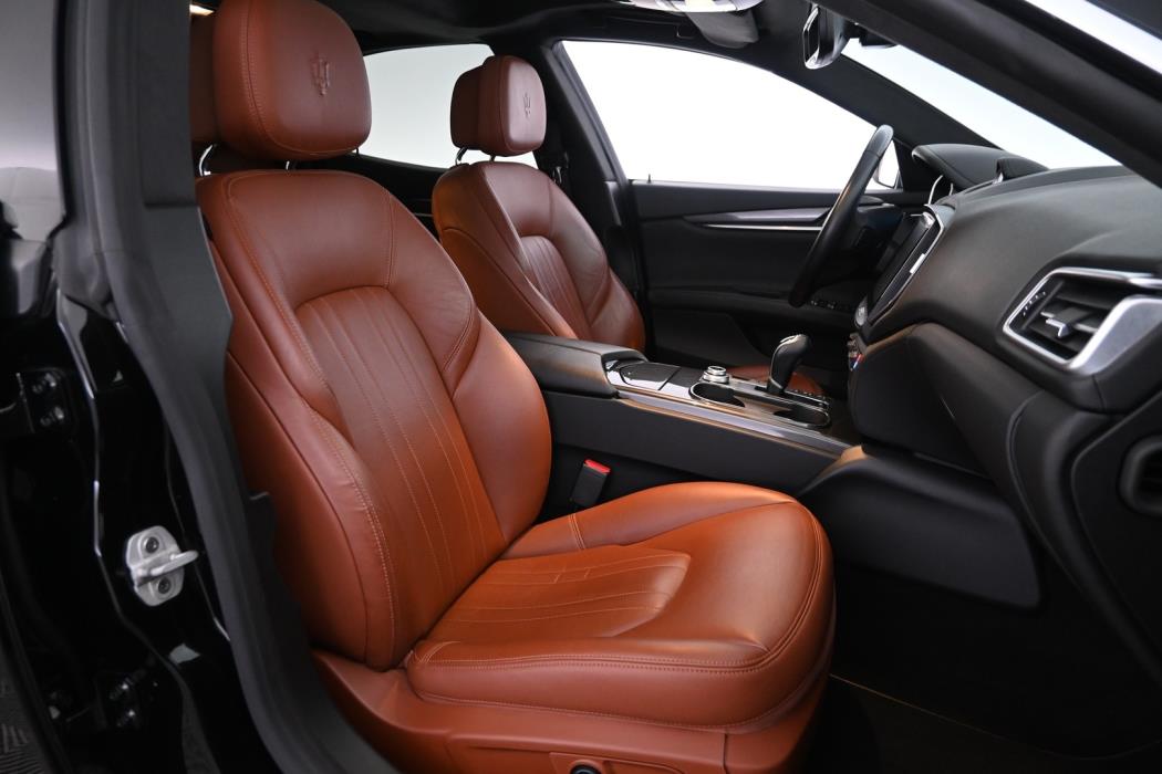 MASERATI Ghibli 2016