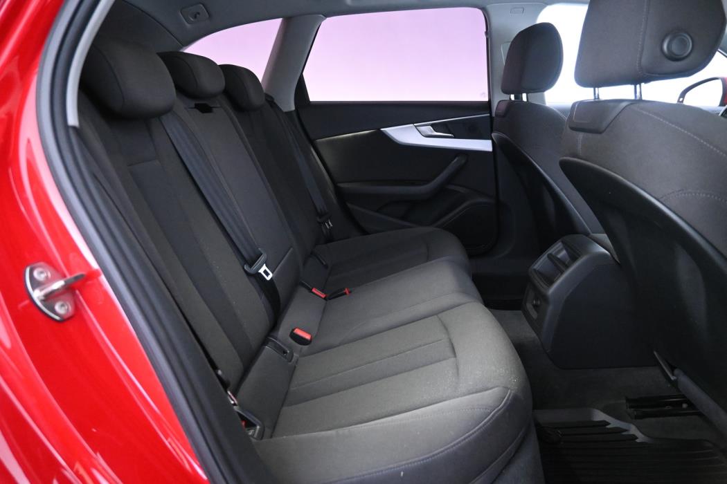 AUDI A4 2016