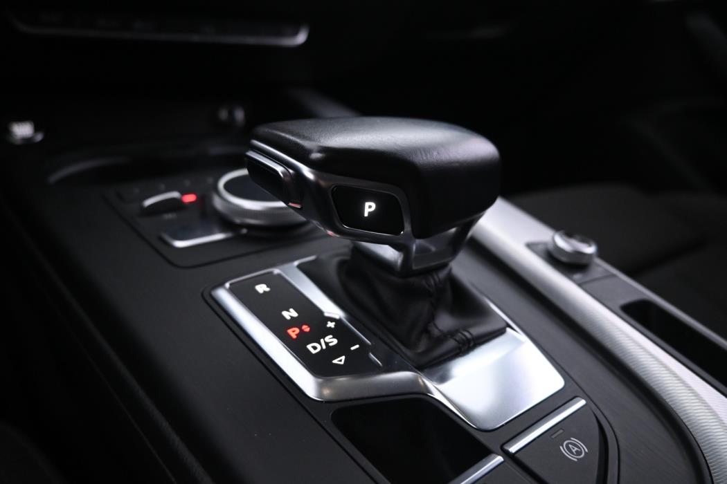 AUDI A4 2016