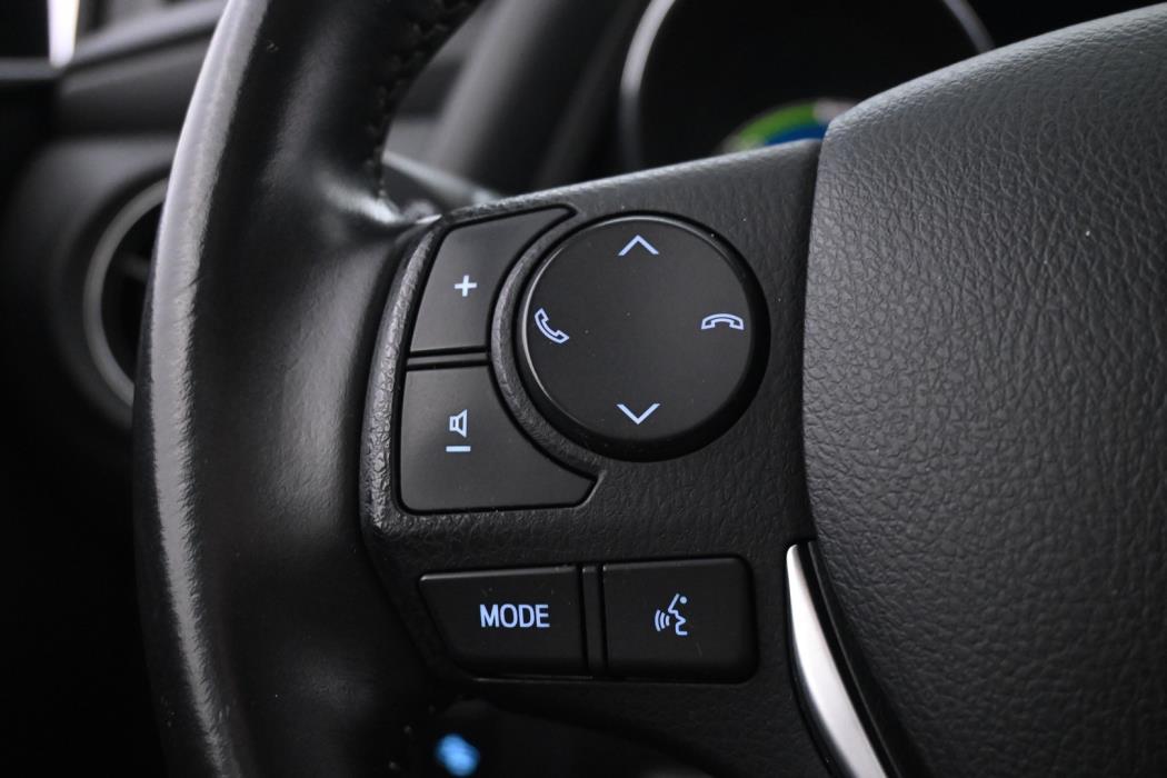 TOYOTA Auris 2016