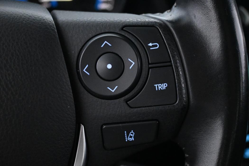 TOYOTA Auris 2016