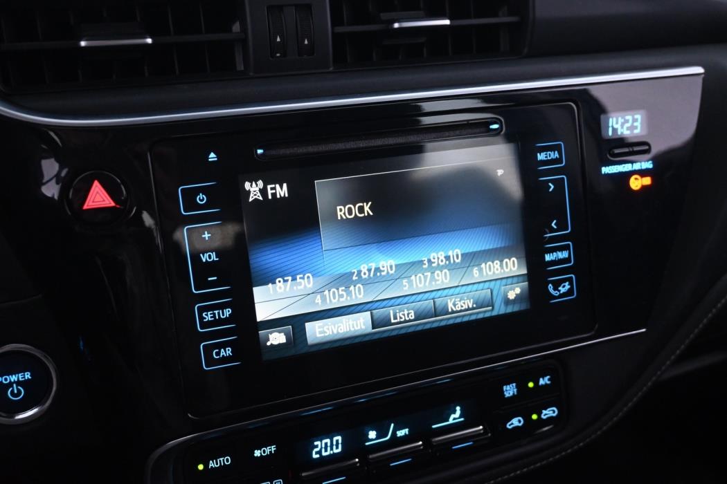 TOYOTA Auris 2016