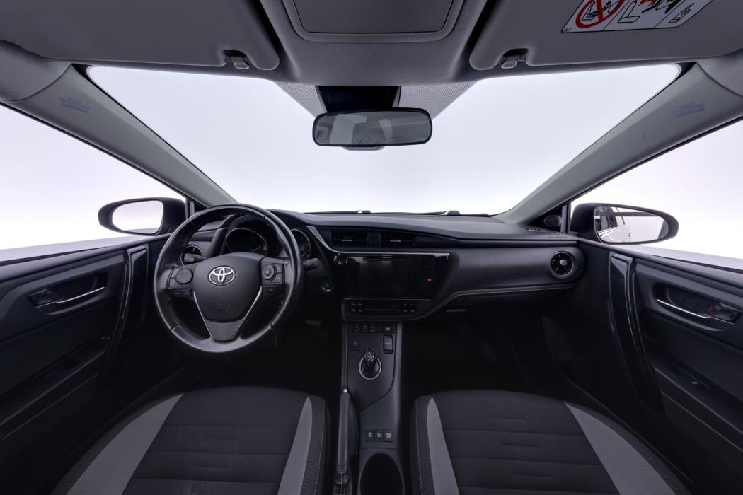 TOYOTA Auris 2016