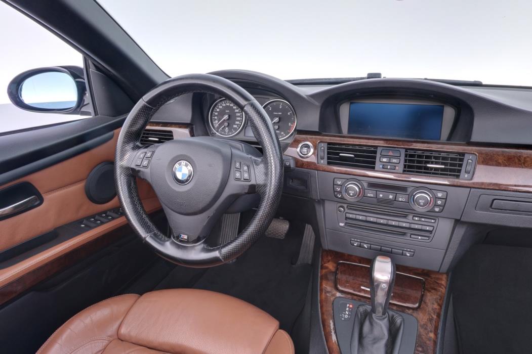 BMW 330 2008