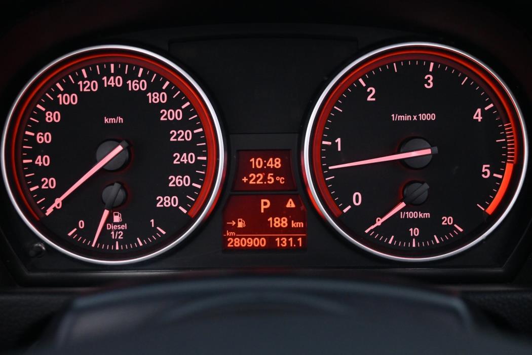 BMW 330 2008