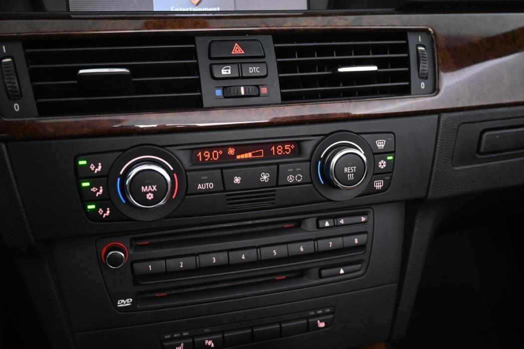 BMW 330 2008