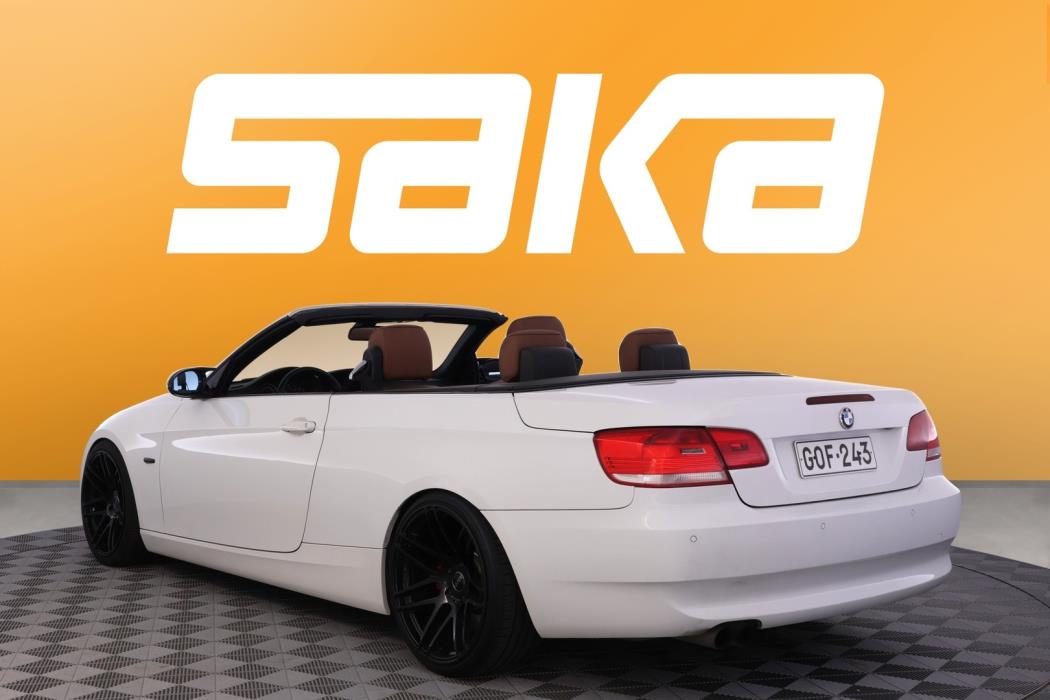 BMW 330 2008