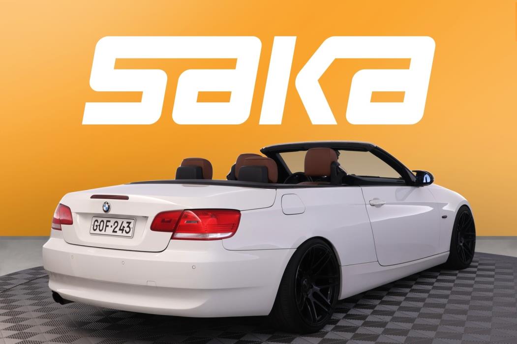 BMW 330 2008