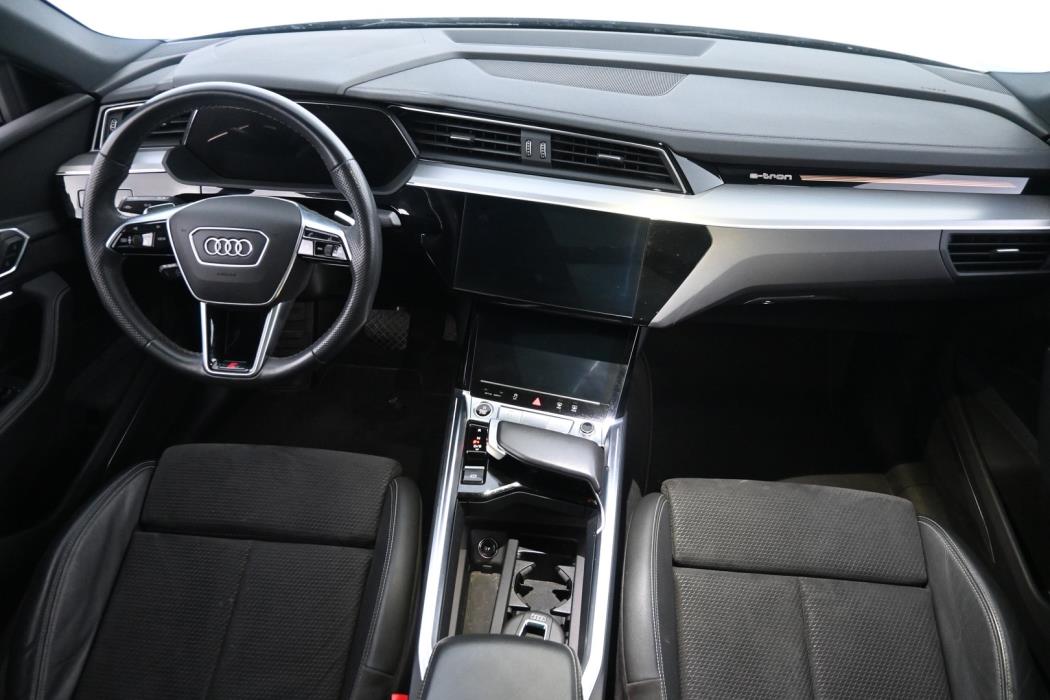 AUDI e-tron 2021