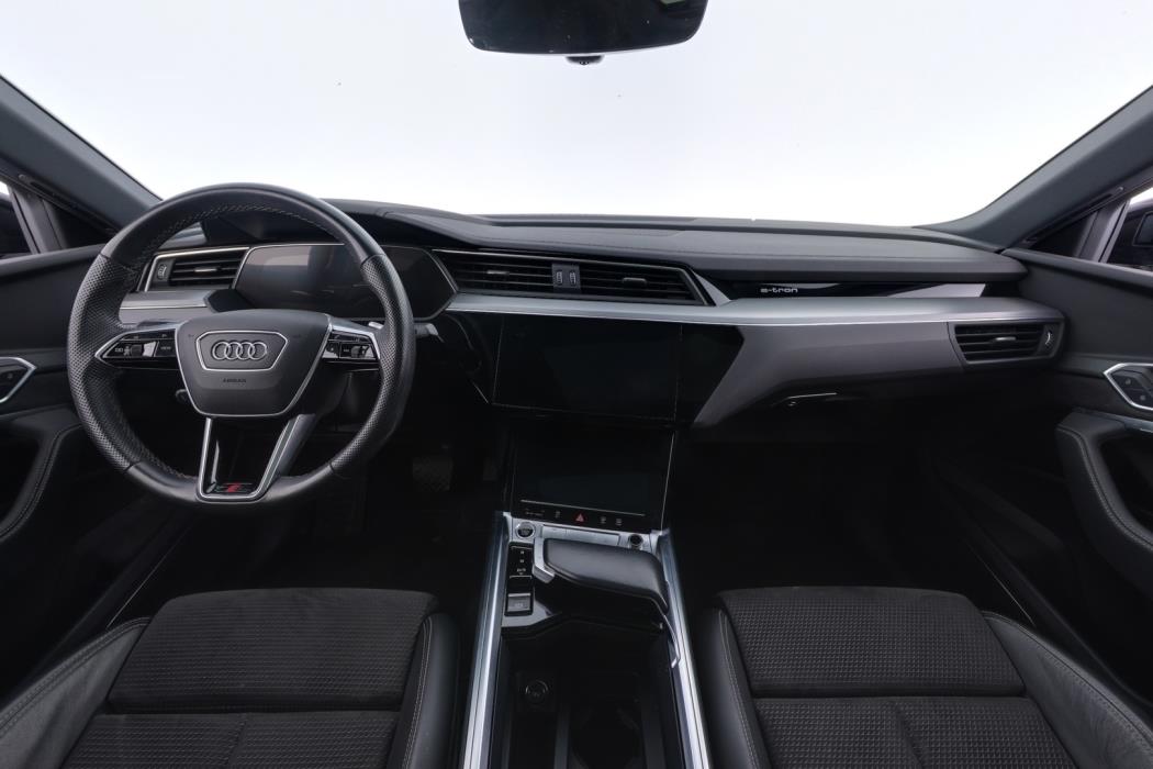 AUDI e-tron 2021