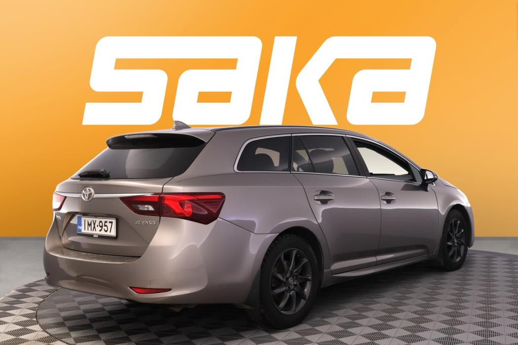 TOYOTA Avensis 2016