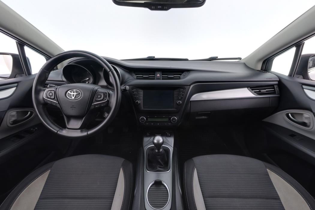 TOYOTA Avensis 2016