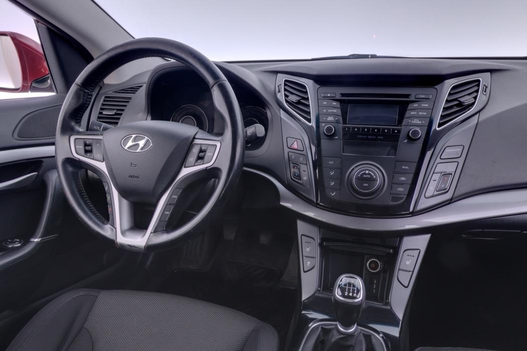 HYUNDAI i40 2013