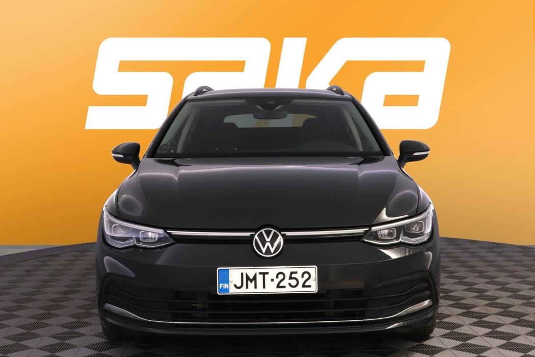 VOLKSWAGEN Golf 2023
