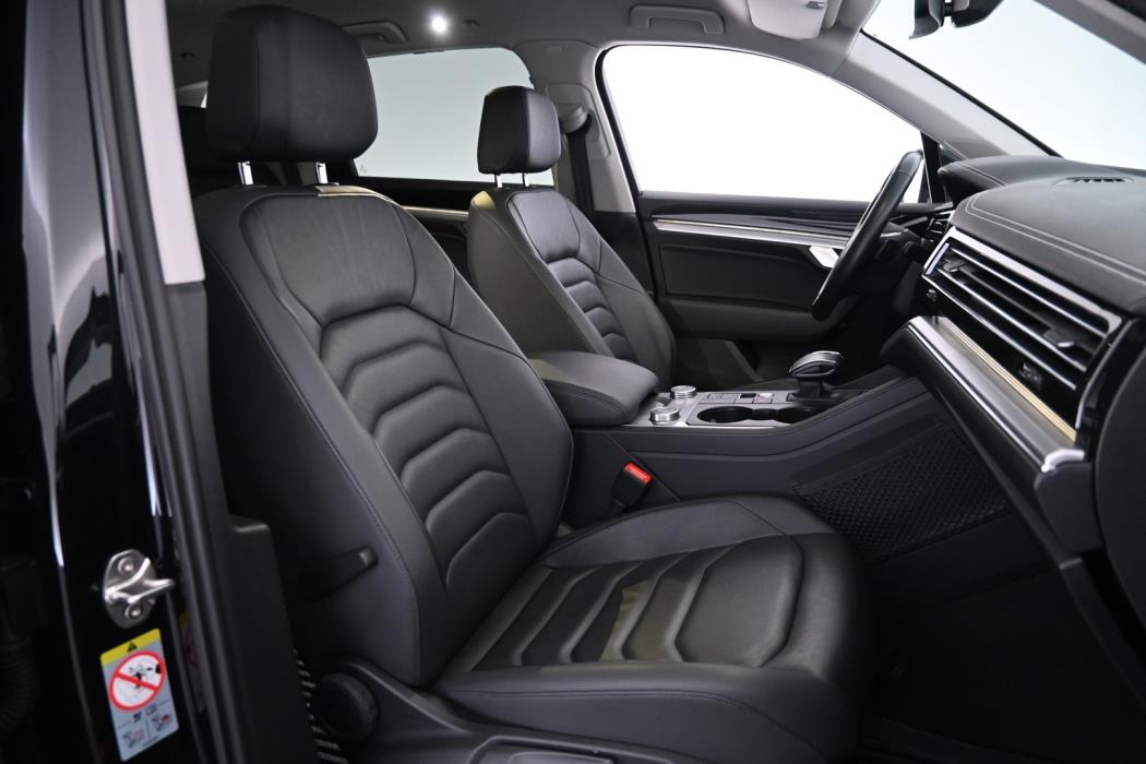 VOLKSWAGEN Touareg 2021