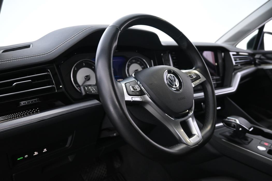 VOLKSWAGEN Touareg 2021