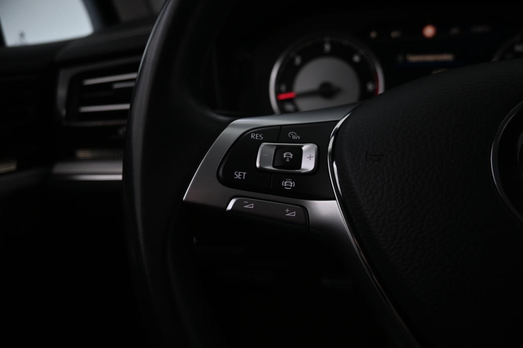 VOLKSWAGEN Touareg 2021