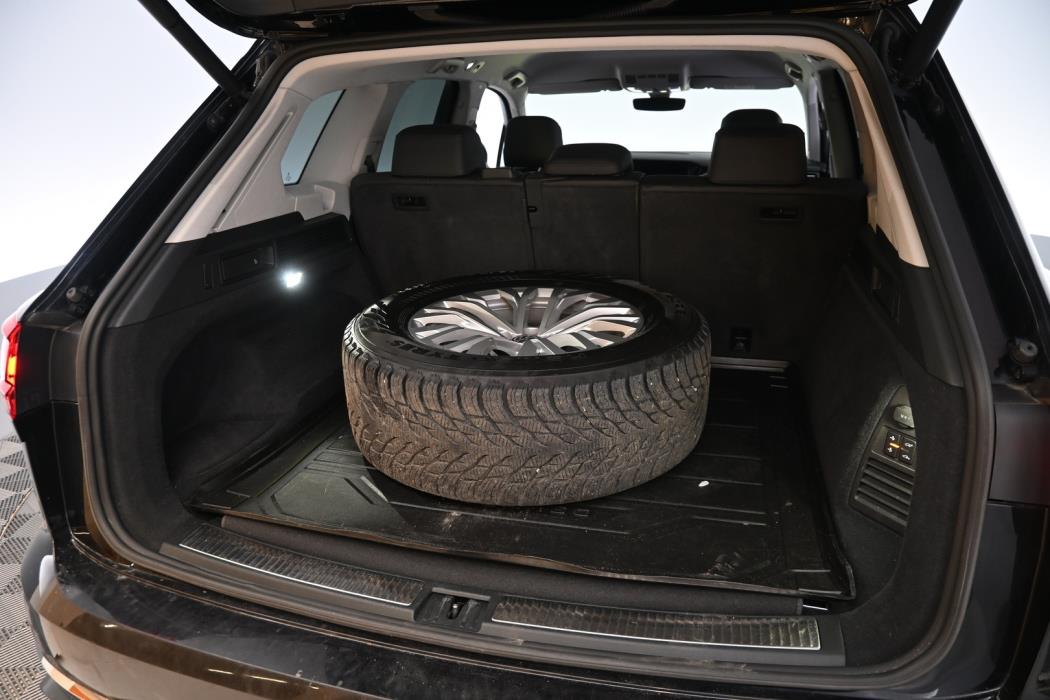 VOLKSWAGEN Touareg 2021