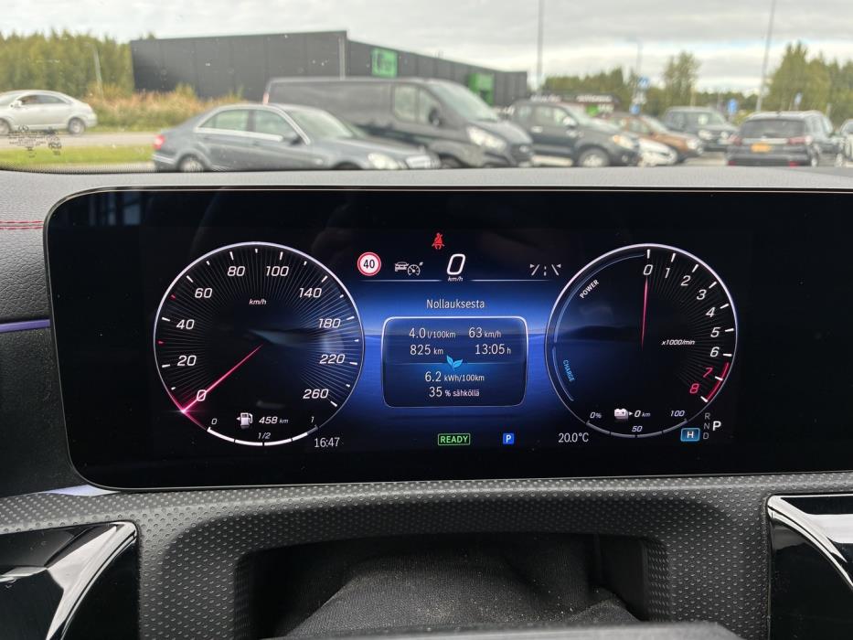 MERCEDES-BENZ CLA 2025