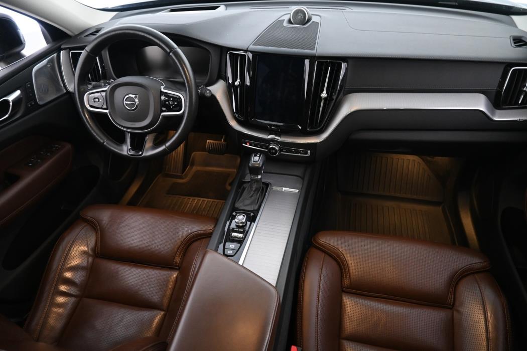 VOLVO XC60 2018