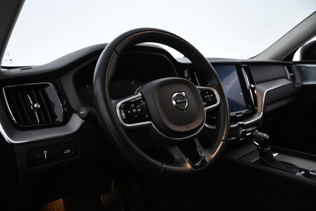 VOLVO XC60 2018