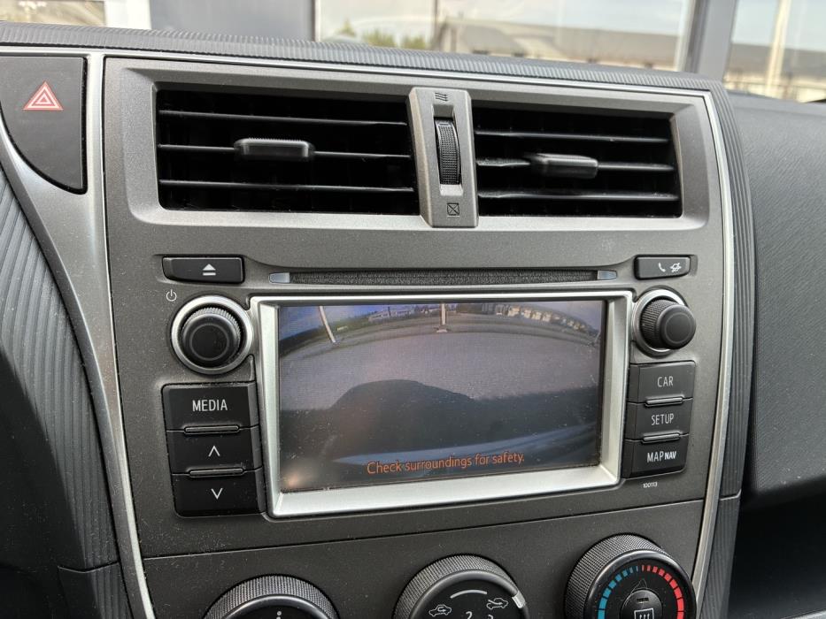 TOYOTA Verso-S 2013
