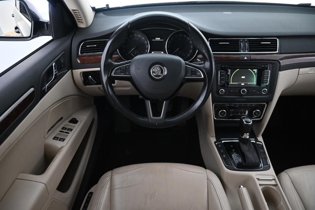 SKODA Superb 2014