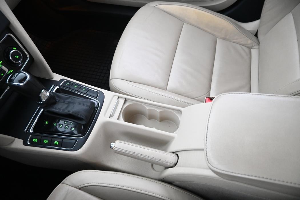 SKODA Superb 2014