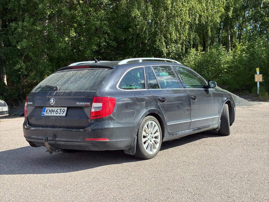 SKODA Superb 2013
