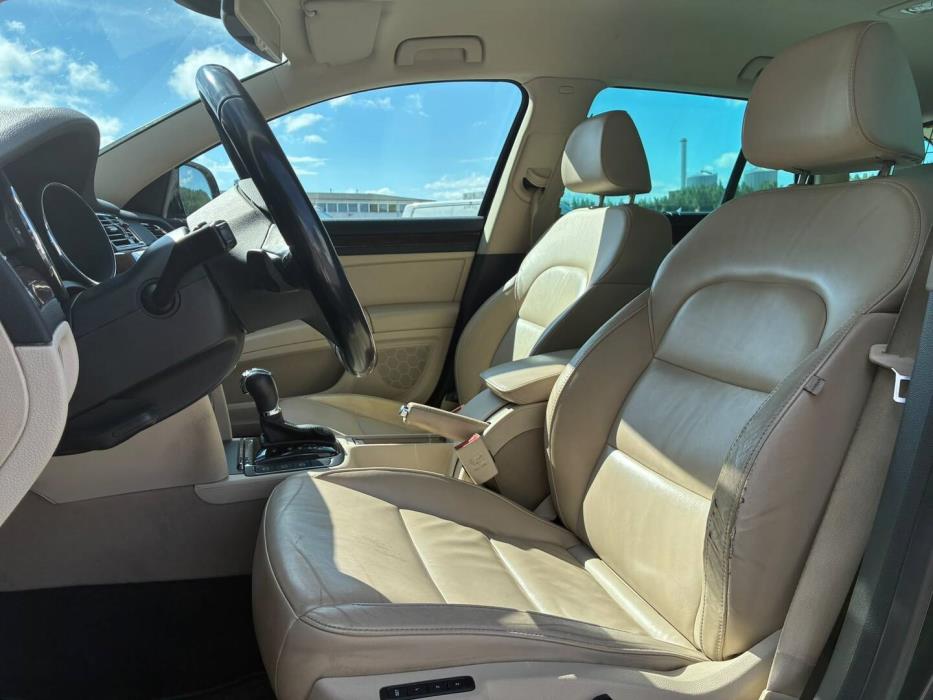 SKODA Superb 2013