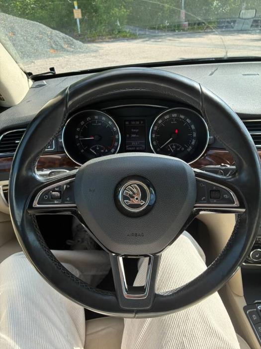 SKODA Superb 2013