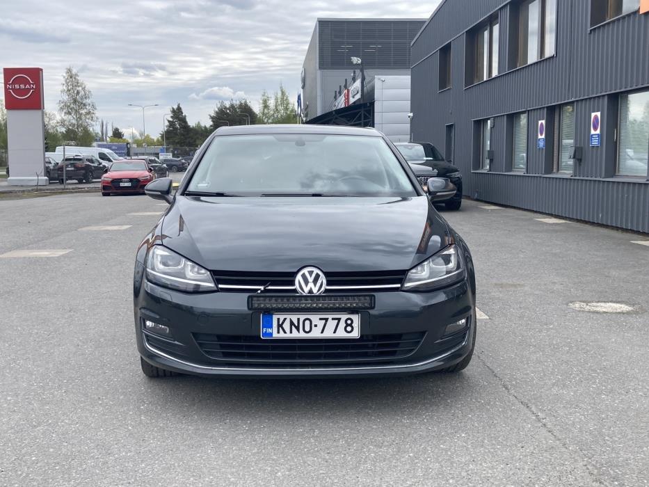 VOLKSWAGEN Golf 2016