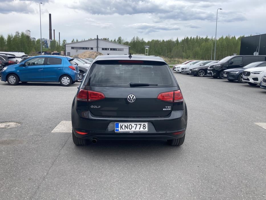 VOLKSWAGEN Golf 2016