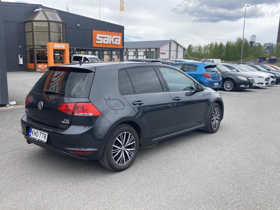VOLKSWAGEN Golf 2016