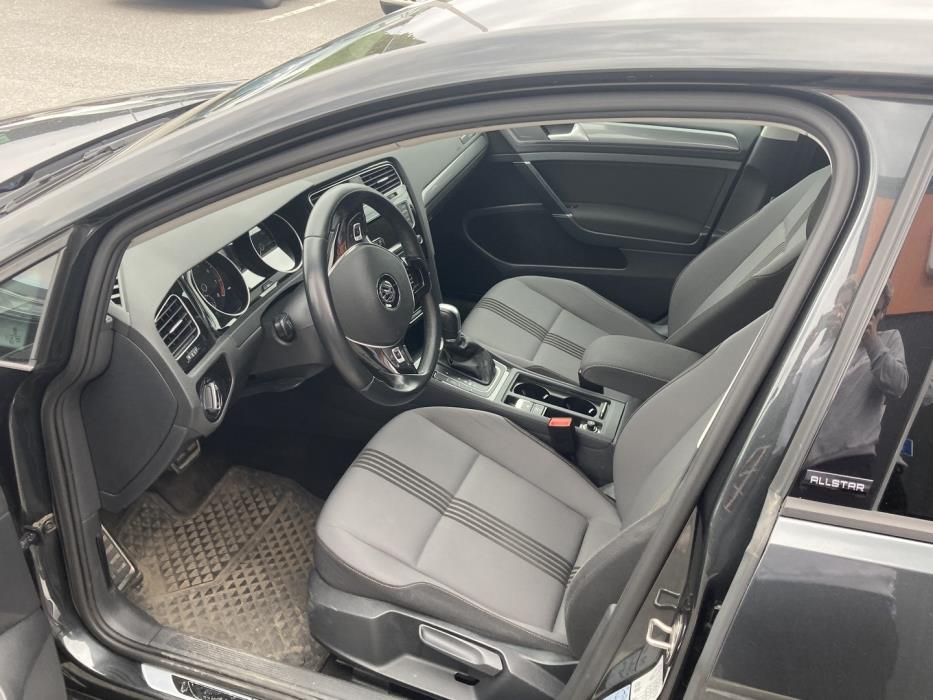 VOLKSWAGEN Golf 2016