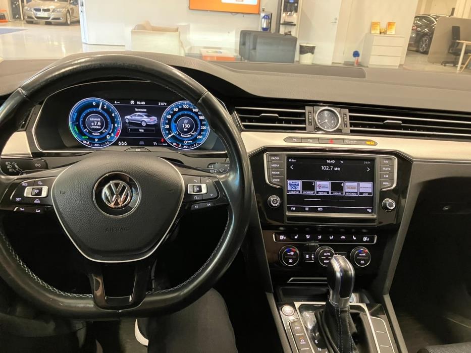 VOLKSWAGEN Passat 2017