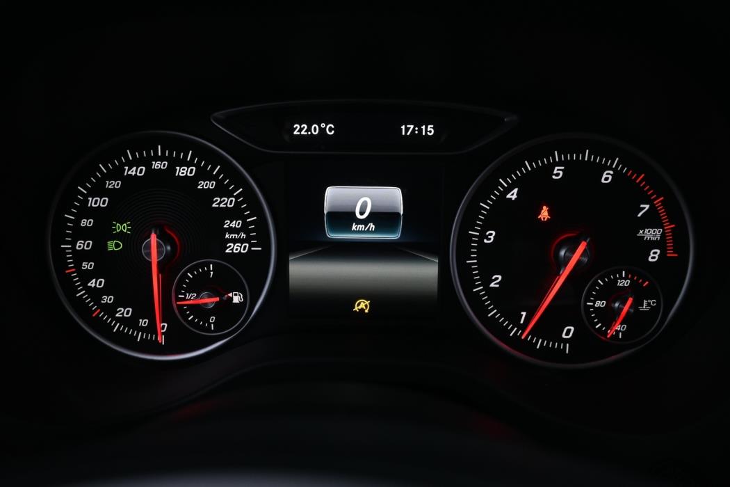 MERCEDES-BENZ A 2016