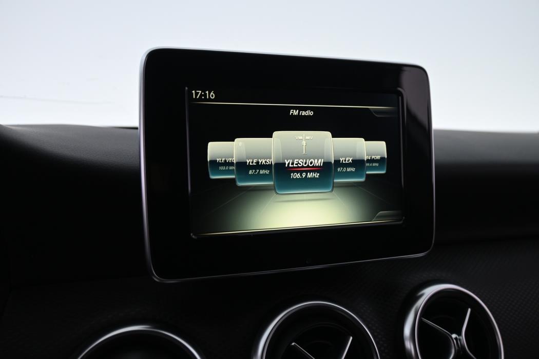 MERCEDES-BENZ A 2016