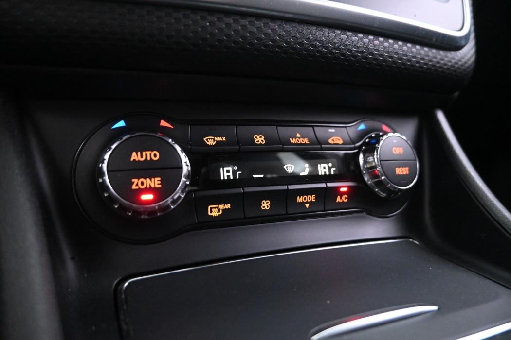 MERCEDES-BENZ A 2016