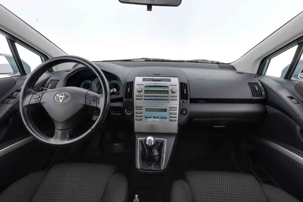 TOYOTA Corolla Verso 2008