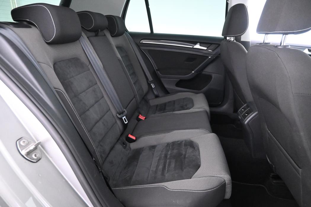 VOLKSWAGEN Golf 2013