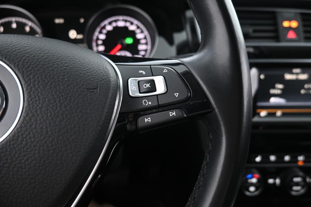 VOLKSWAGEN Golf 2013