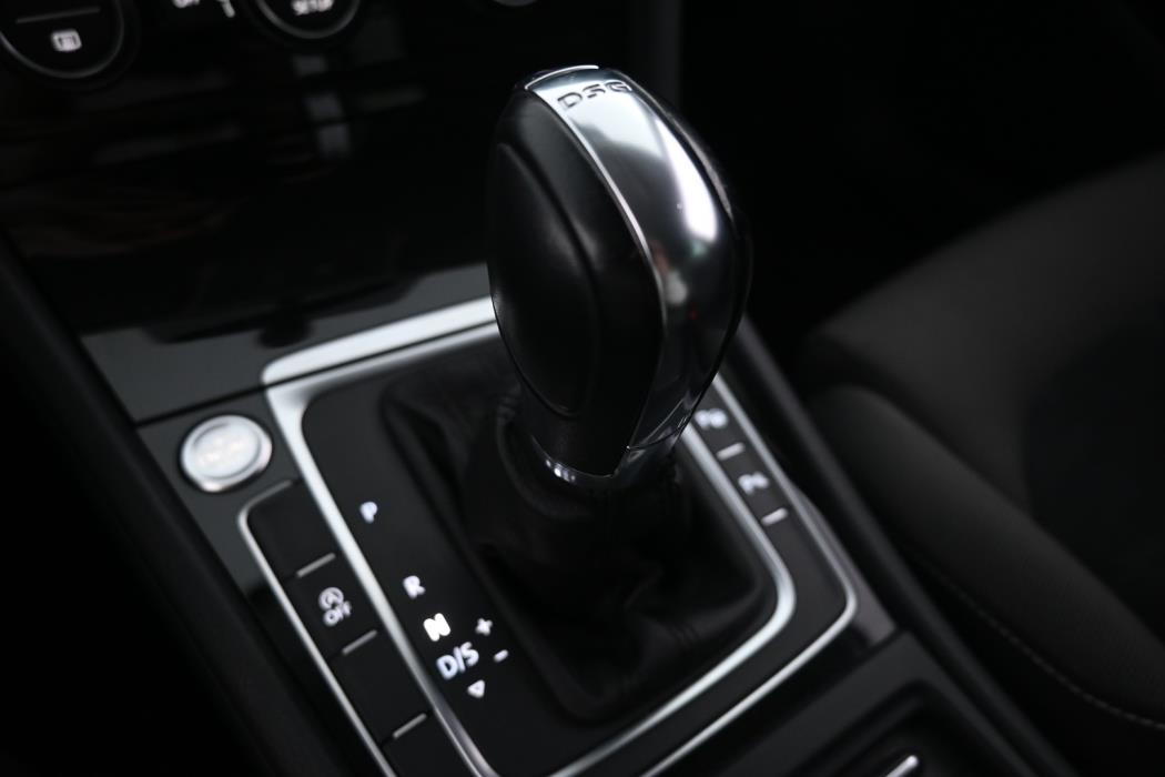 VOLKSWAGEN Golf 2013