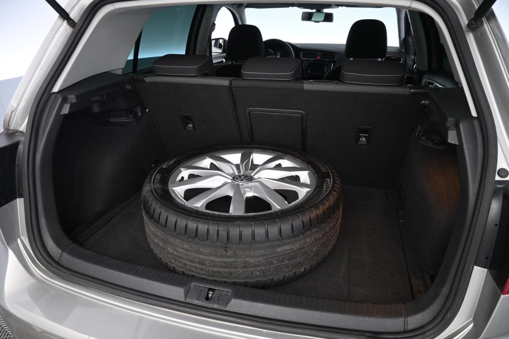 VOLKSWAGEN Golf 2013