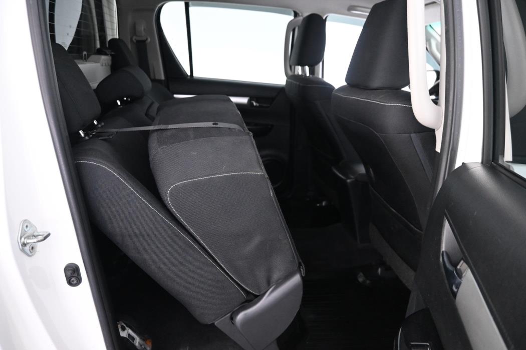 TOYOTA Hilux 2016